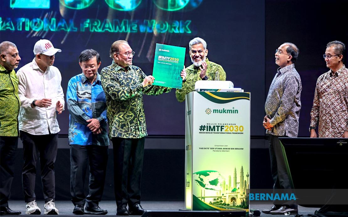 Anwar Sets One-Month Deadline to Resolve Foreign Worker Application Delays