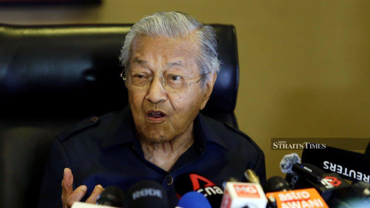Dr Mahathir's RM150 Million Defamation Case Against Anwar to Resume After Health Assessment