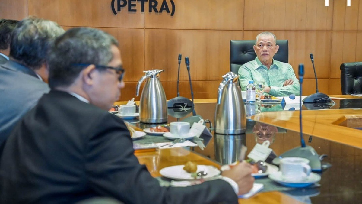Fadillah Pushes Diplomatic Missions to Boost Trade and Investment Ties
