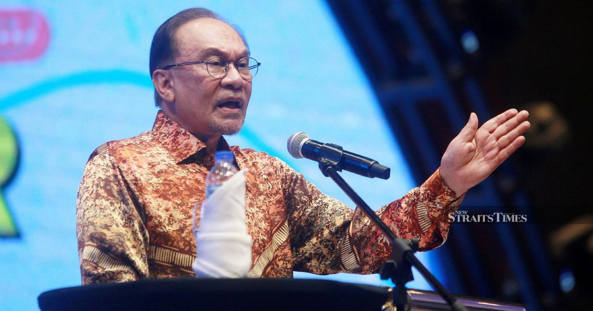 Anwar Rules Out Political Revenge in Tabung Haji and Felda Probes