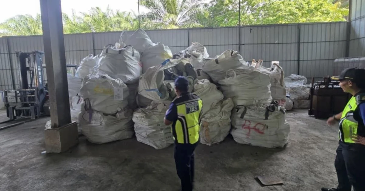 Police Crack Down on Illegal E-Waste Facility in Kuantan, Seizing RM6.4 Million in Contraband