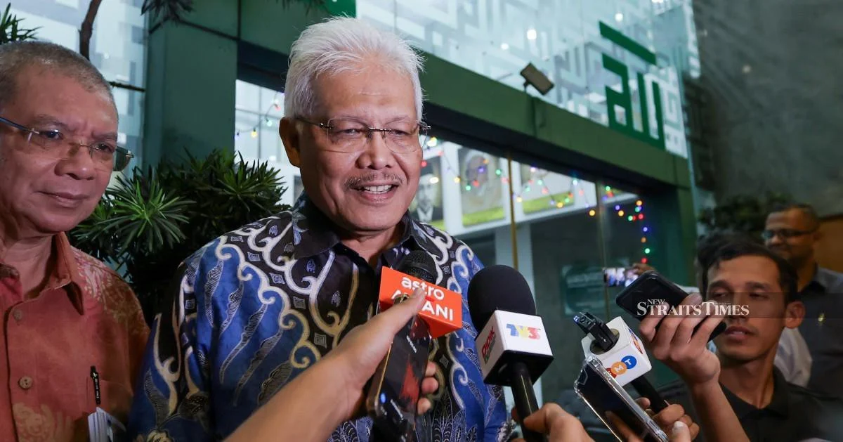 Parliament seating chart confirms Hamzah's return as opposition leader on Monday