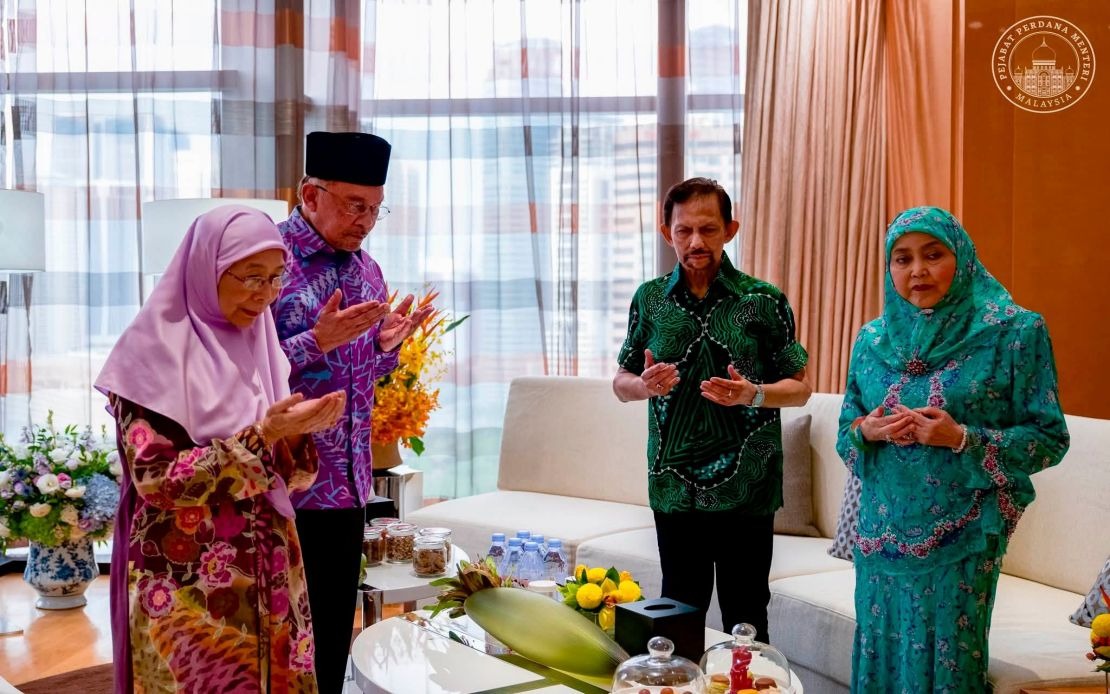 PM Anwar Extends Birthday Greetings to Brunei's Sultan Hassanal Bolkiah on 80th Milestone