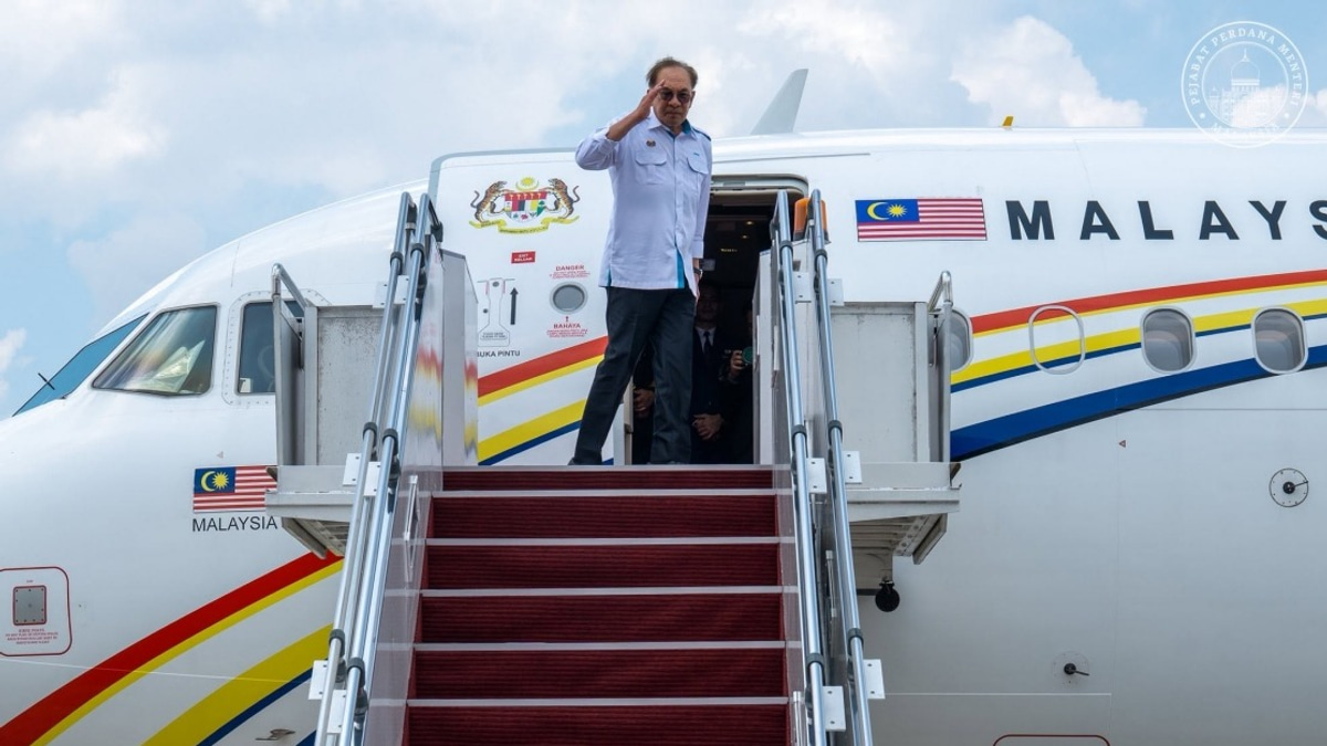 PM Anwar Heads to Kazan for Historic ASEAN-Russia Summit