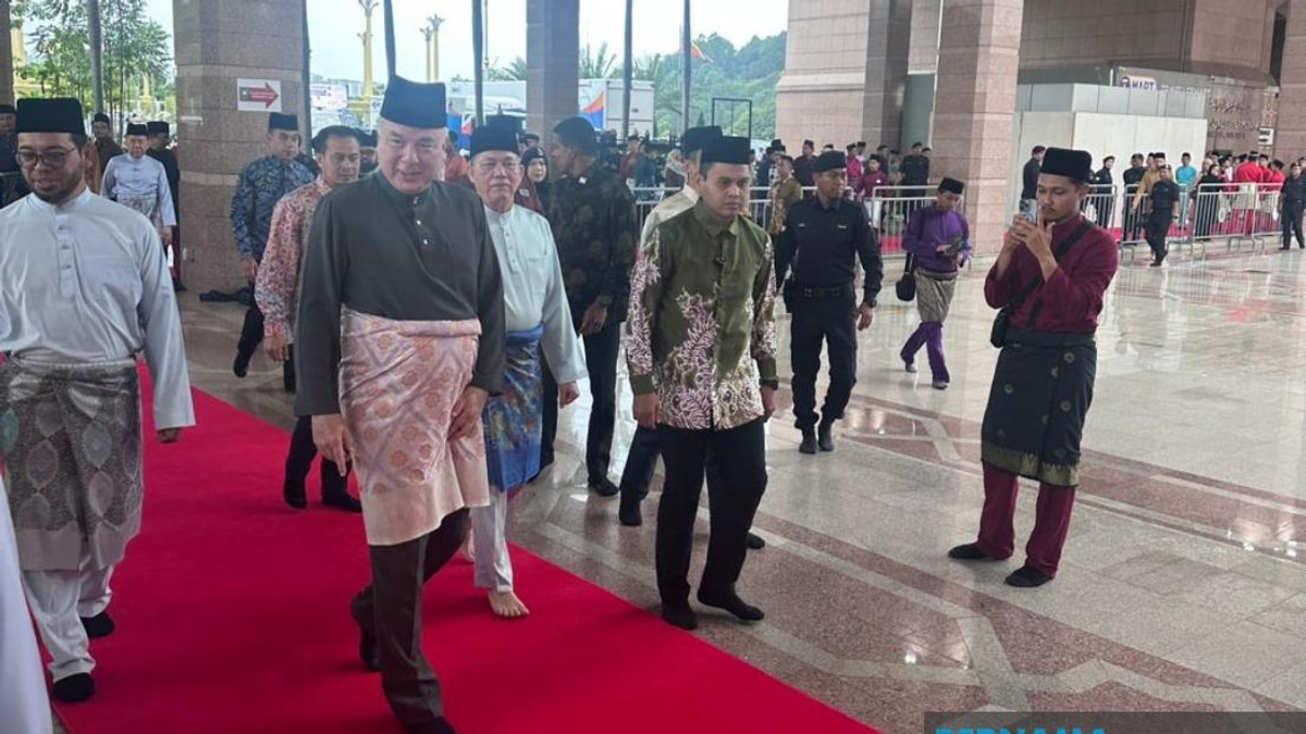 Sultan Nazrin Warns Against Reckless Leadership, Calls for Wisdom and Sacrifice