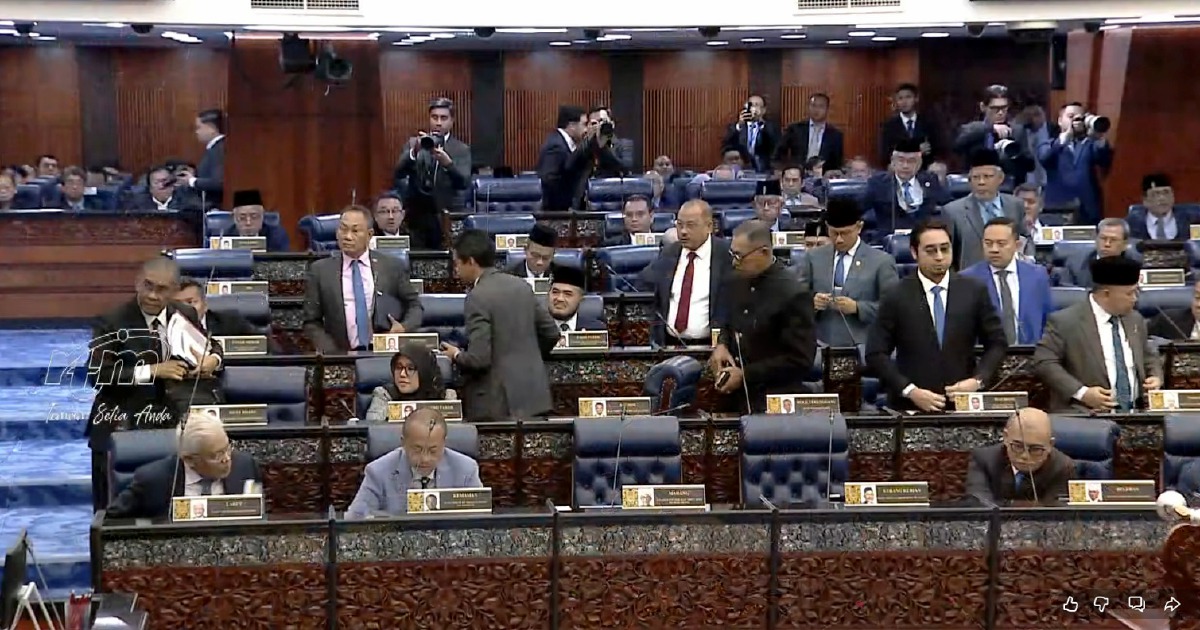 Opposition MPs Exit Parliament in Protest Over Tabung Haji RCI Debate Timing