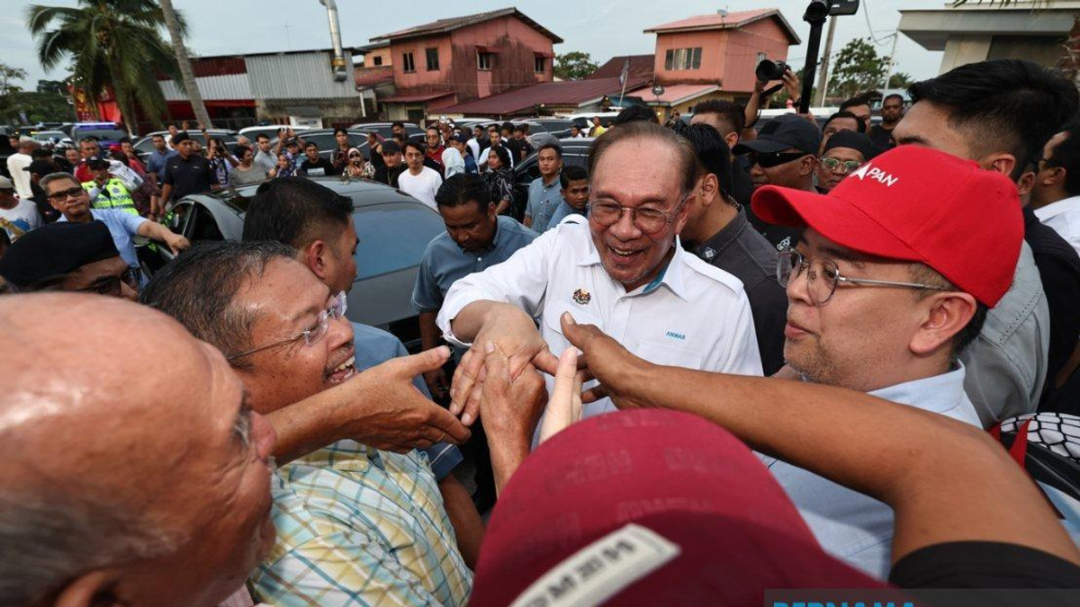 Malaysia to Push Energy Security Agenda During Putin Meeting, Anwar Says