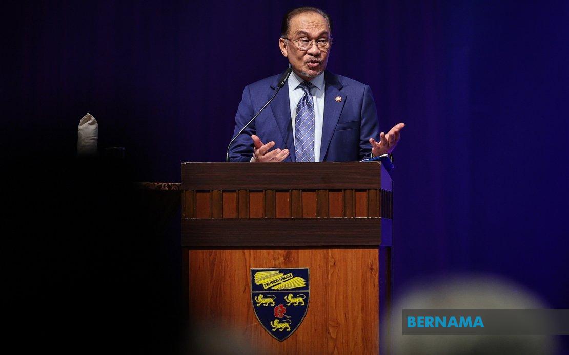 PM Anwar Extends Support to Gravedigger Battling Mouth Cancer