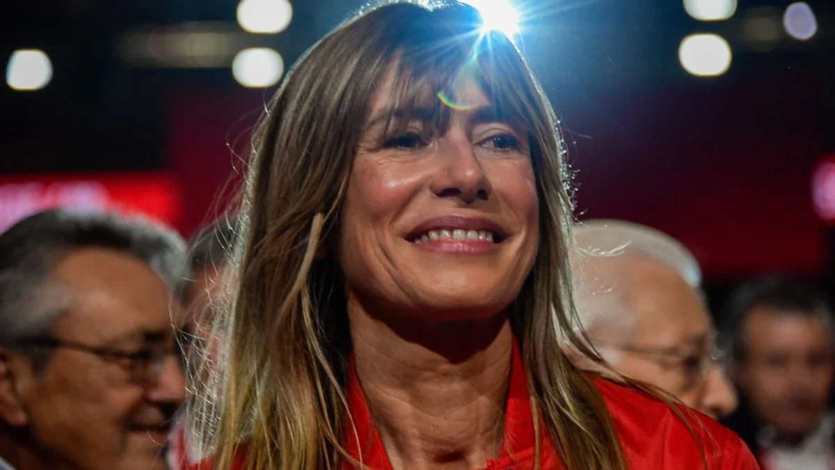 Spanish Court Blocks PM's Wife from Leaving Country, Orders Trial on Corruption Charges