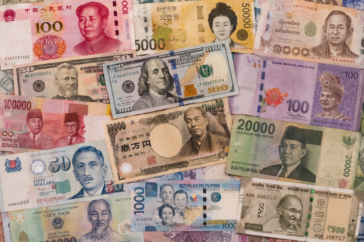Asian Currencies Fall on Middle East Tensions as KOSPI Plunges 8%