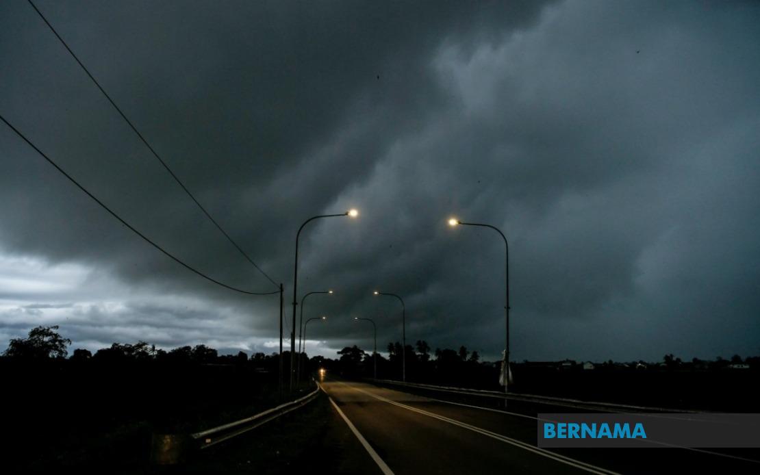 Nine States and Labuan Brace for Thunderstorms This Evening