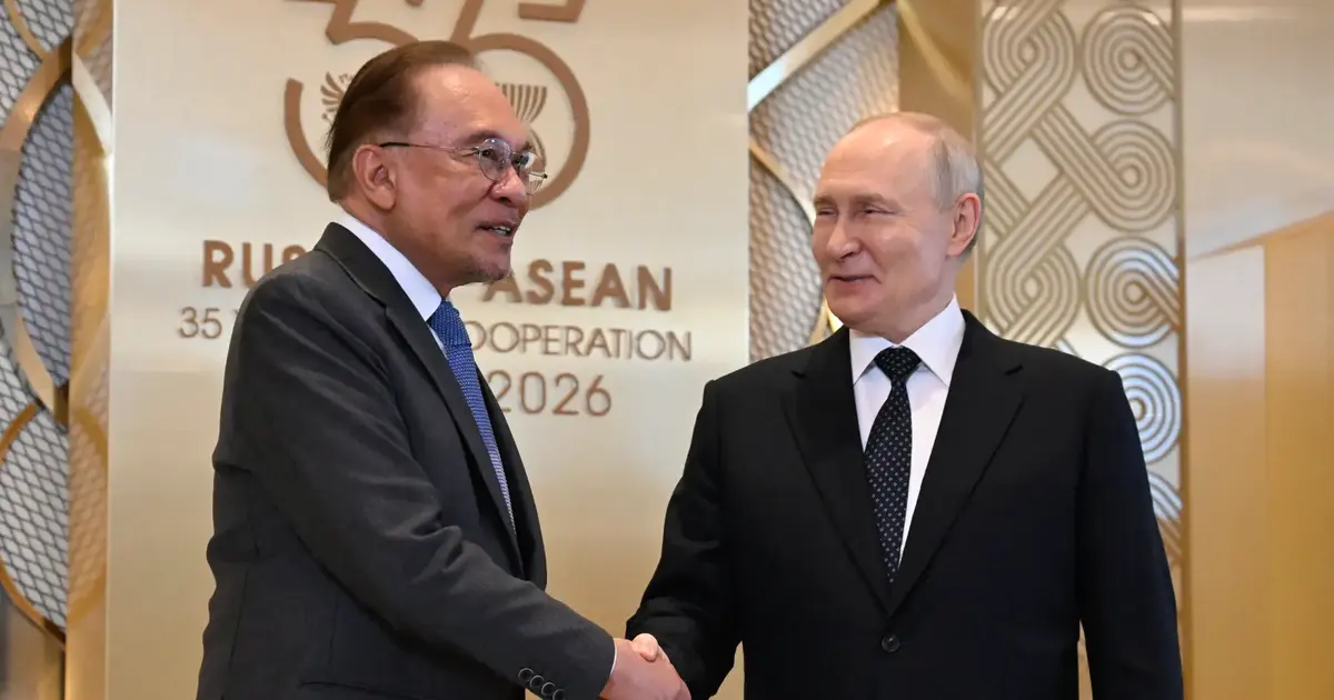 Putin pledges two decades of stable oil and gas flows to Malaysia