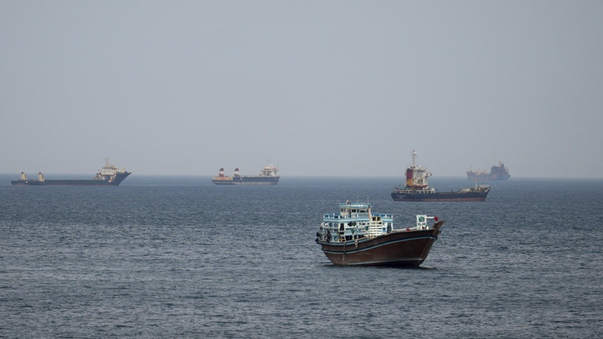 Hormuz Shipping Resumes as US-Iran War Deal Takes Effect, Yet Cracks Already Show