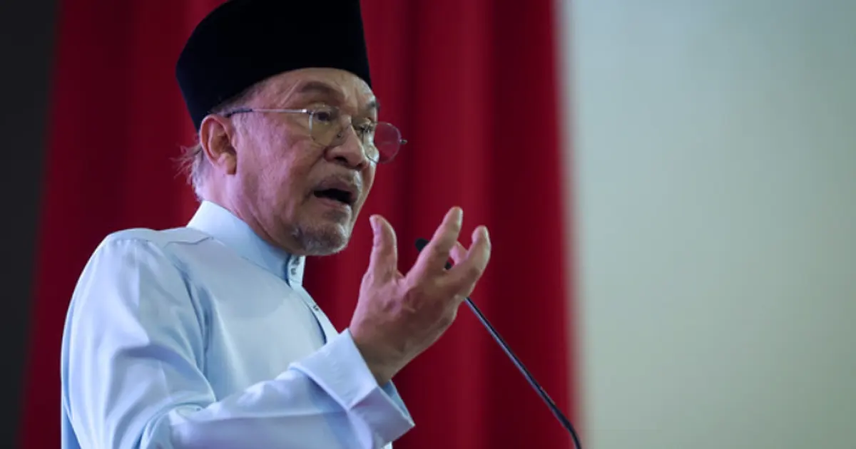 Anwar Passes Saravanan Letter to MACC for Investigation