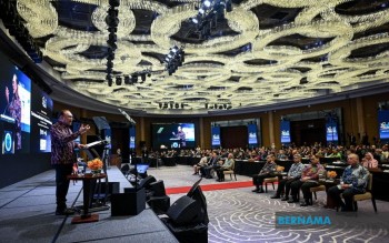 Malaysia Must Build Sovereign Cloud Infrastructure To Protect Citizen Data, Says PM Anwar