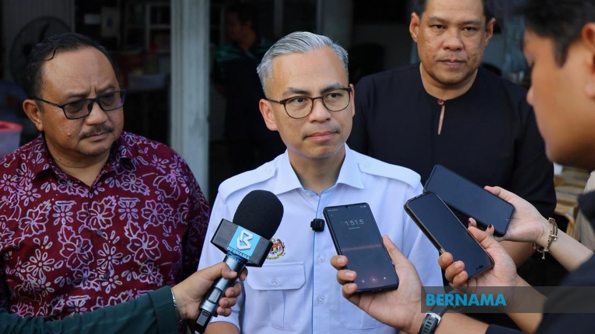 Johor Election Campaigns Must Stick to Facts, Not Slander, Says Fahmi