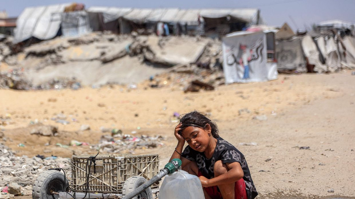 Israeli Military Destruction in Gaza Exceeds 90%, Palestinian Report States