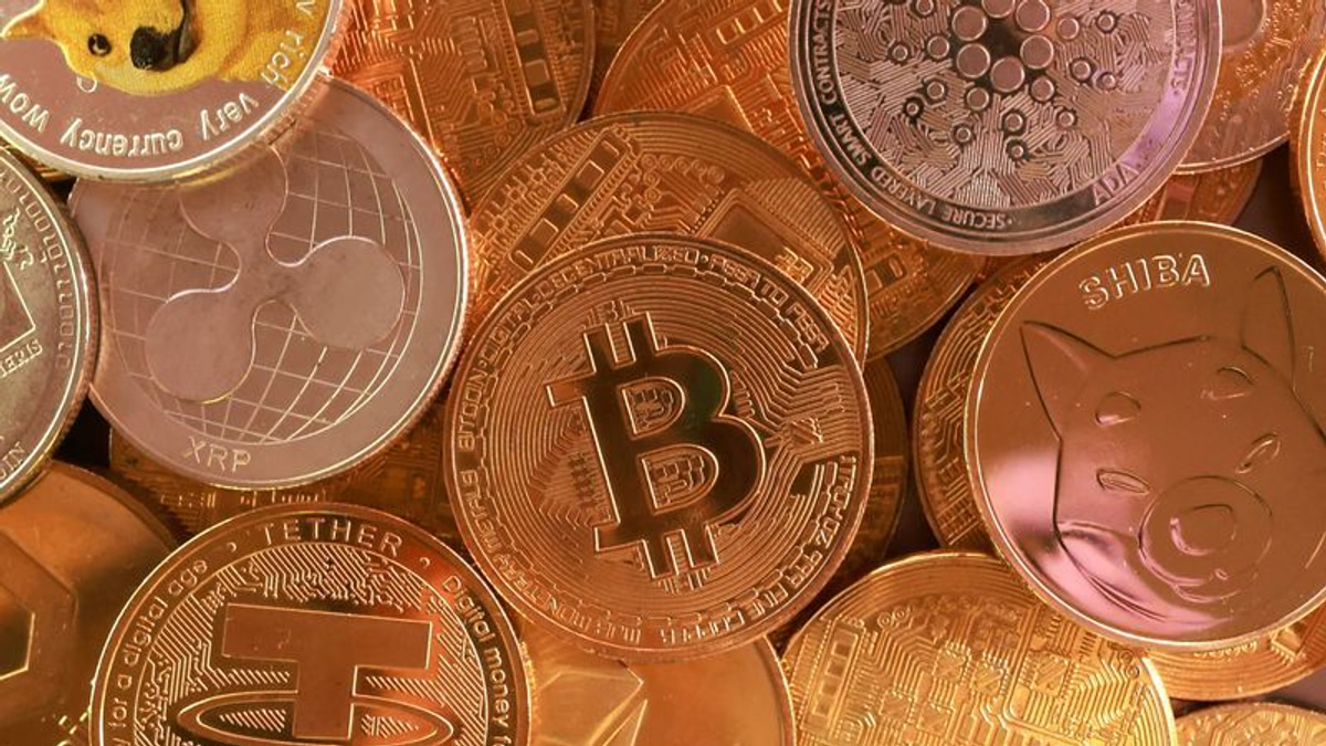 SEC Postpones Cryptocurrency Rules Vote, Signalling Political Headwinds for Industry