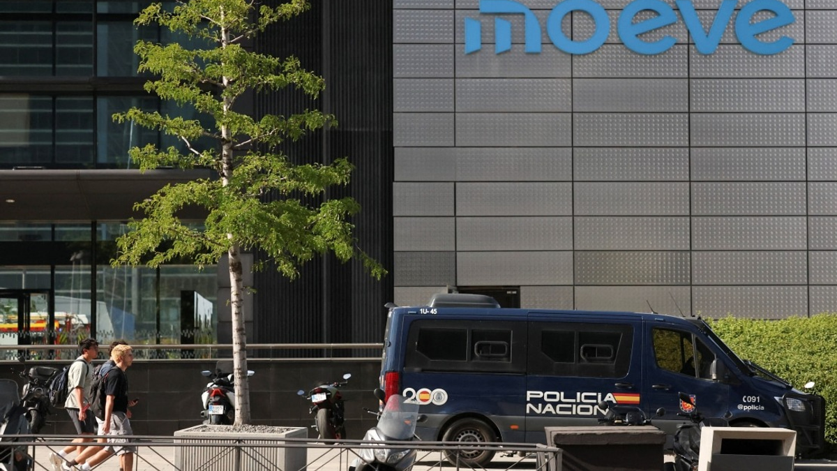 Fire Erupts at Madrid's Second-Tallest Building, No Casualties Reported