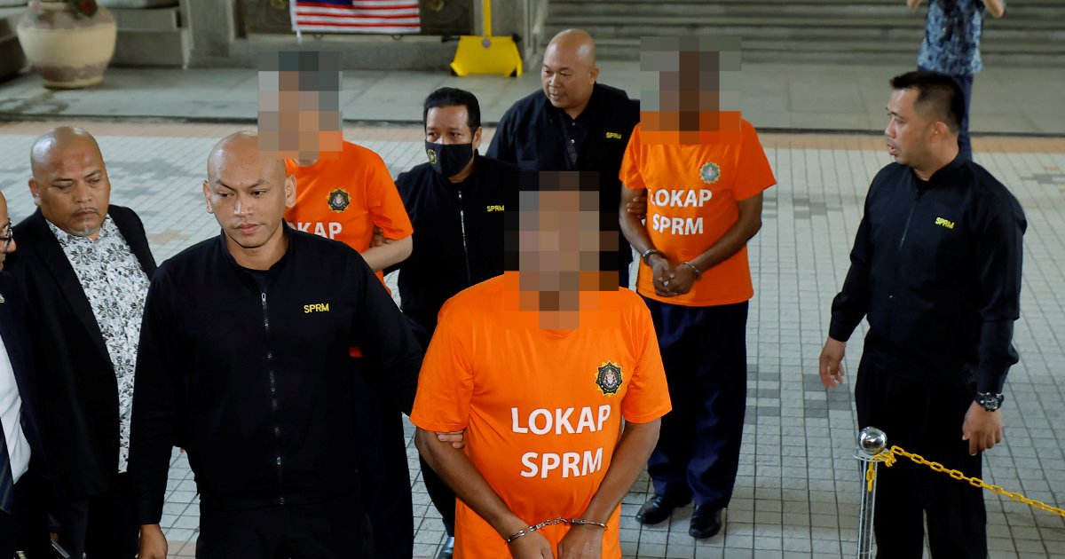 Former Tabung Haji Chief and Treasury Official Held for Corruption Probe