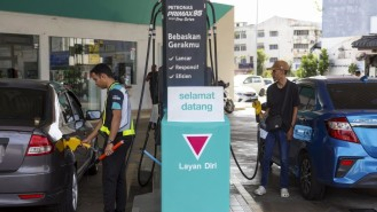 Petronas Fuel Supply Secure Through August Amid Global Energy Pressures