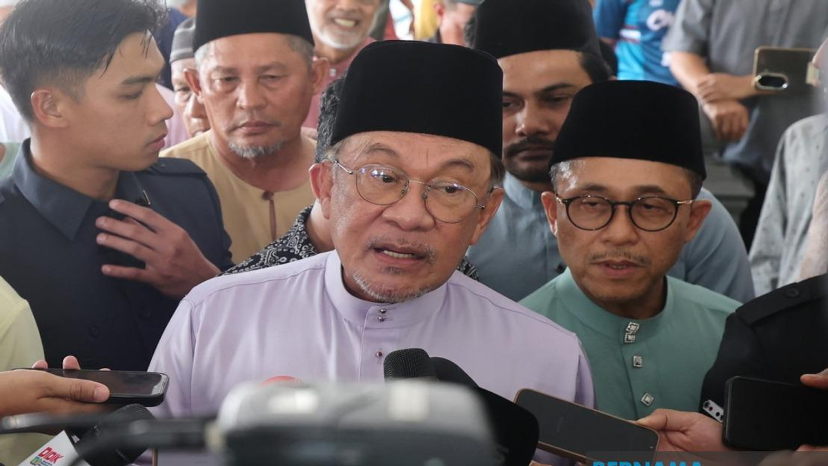 Anwar Orders Overhaul of Local Authority Approvals to Enhance Competitiveness