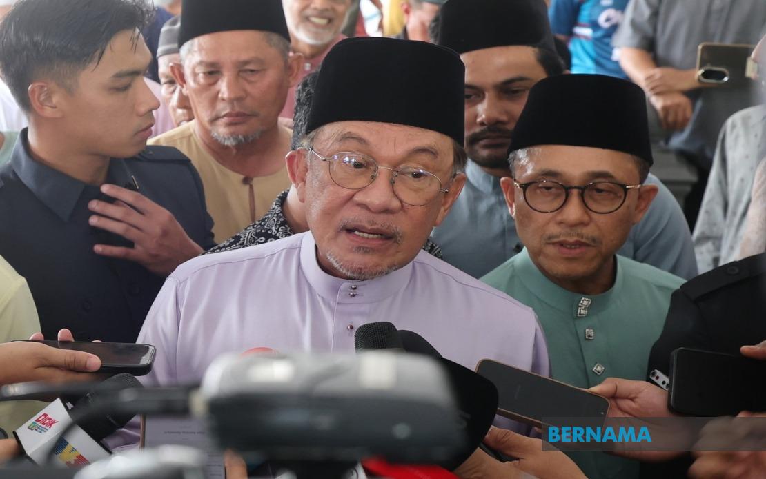 Anwar Orders Overhaul of Local Authority Approvals to Enhance Competitiveness