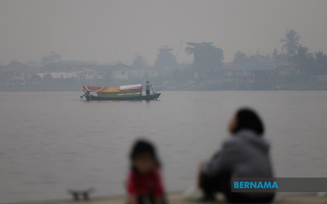 Malaysia Deploys Cloud Seeding in Haze-Hit Areas as Water Levels Drop