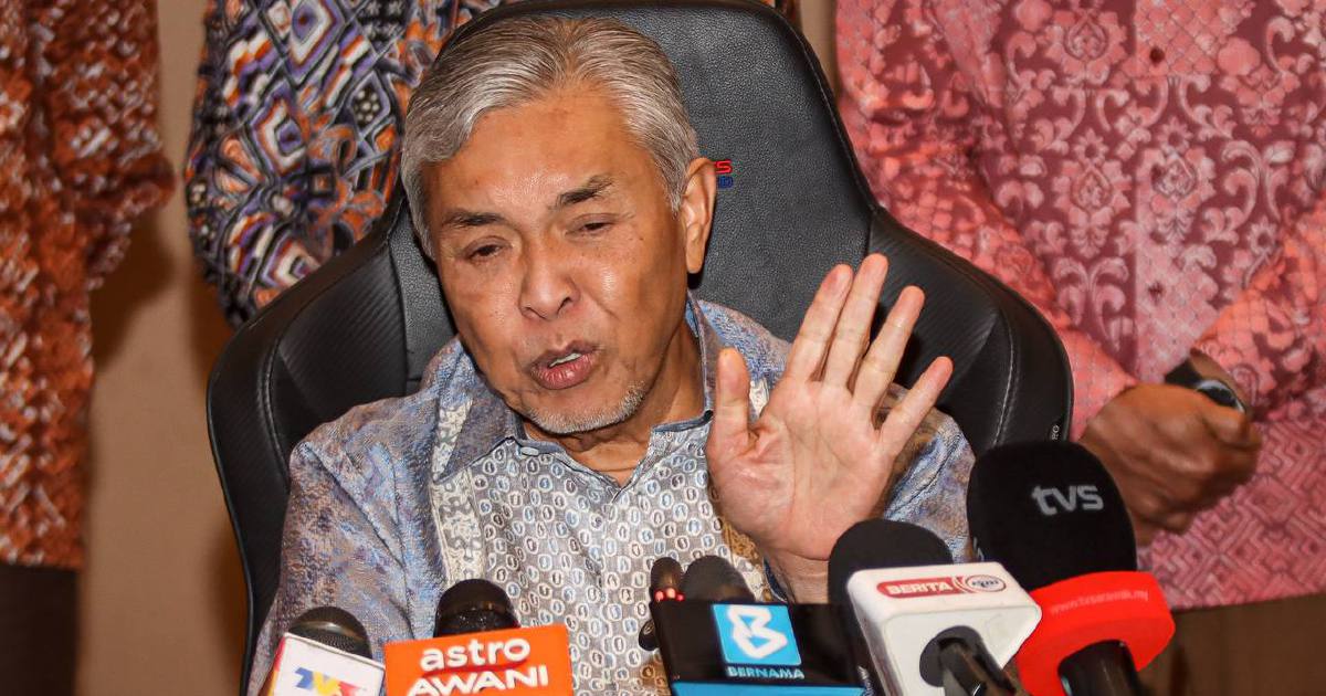 Zahid Rules Out Bid to Topple Anwar, Reaffirms BN Commitment to Unity Government