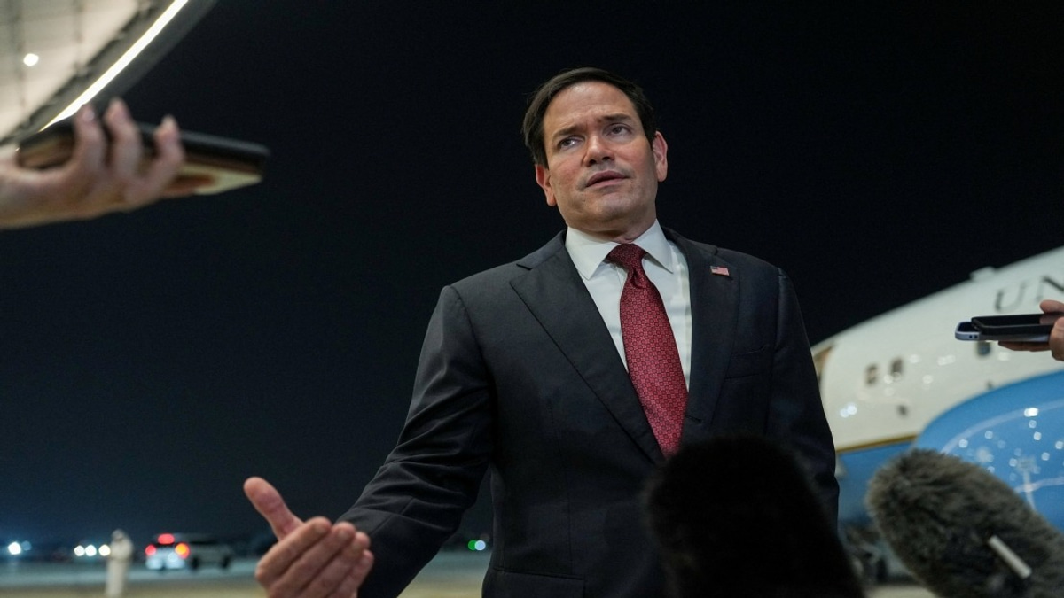 US Won't Fund Iran Reconstruction, Rubio Says as Diplomacy Progresses