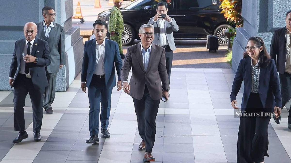 Tengku Zafrul gives testimony in Muhyiddin's Jana Wibawa corruption trial