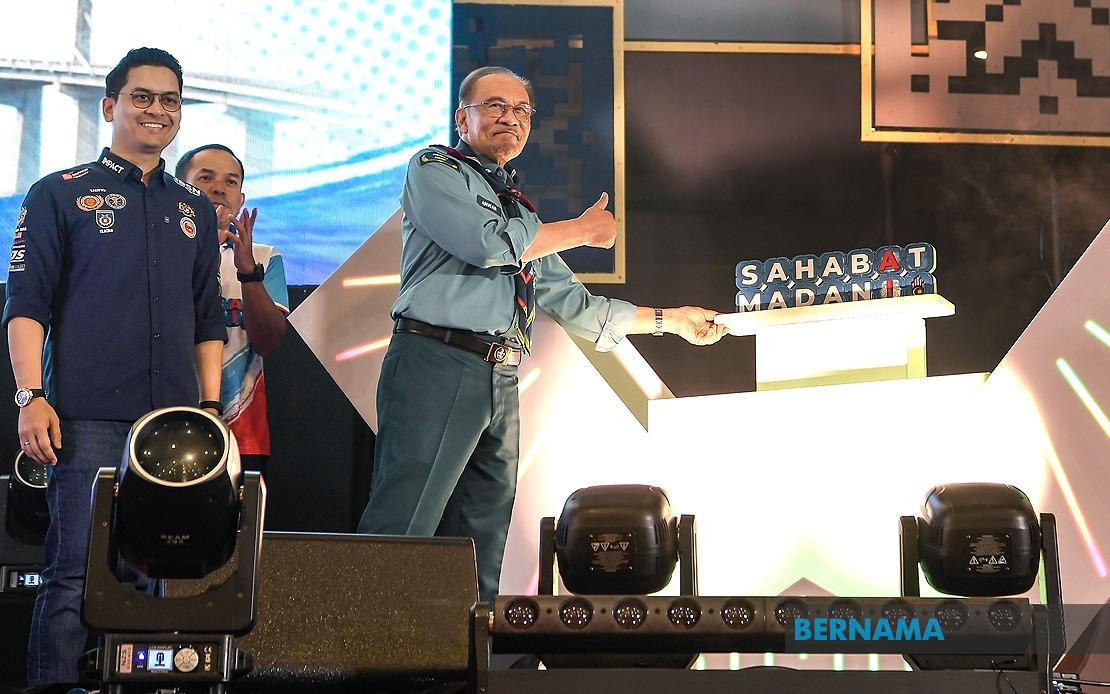 Anwar Calls for End of Colonial-Era Student Restrictions to Fulfil Independence Promise