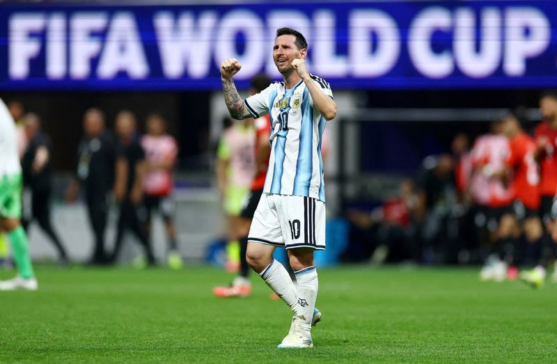 Argentina's Resilience Tested Again as Defending Champions Edge Past Egypt to Face Switzerland