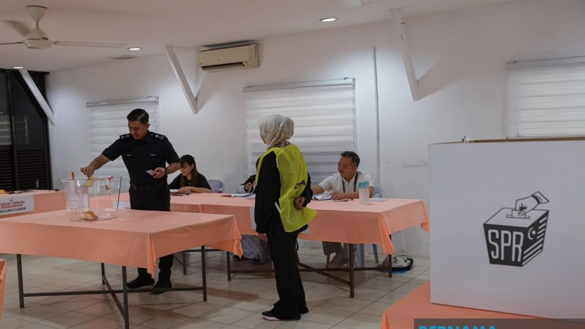 Security Forces Cast Votes Early in Negeri Sembilan State Election