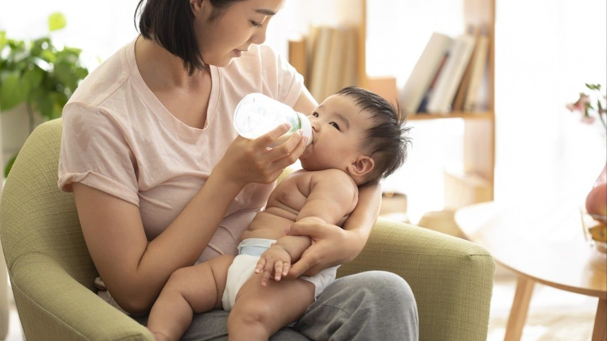 Chinese Infant's ICU Admission Highlights Dangers of Non-Water Formula Preparation