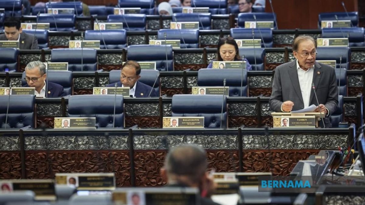 Malaysia's Fuel Prices Remain Competitive Against Oil Giants, Says Anwar