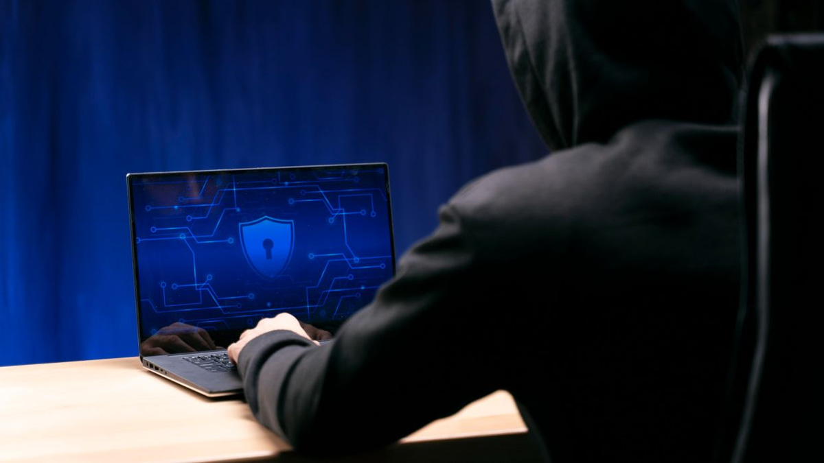 Two Young British Hackers Jailed for Major London Transport Cyberattack