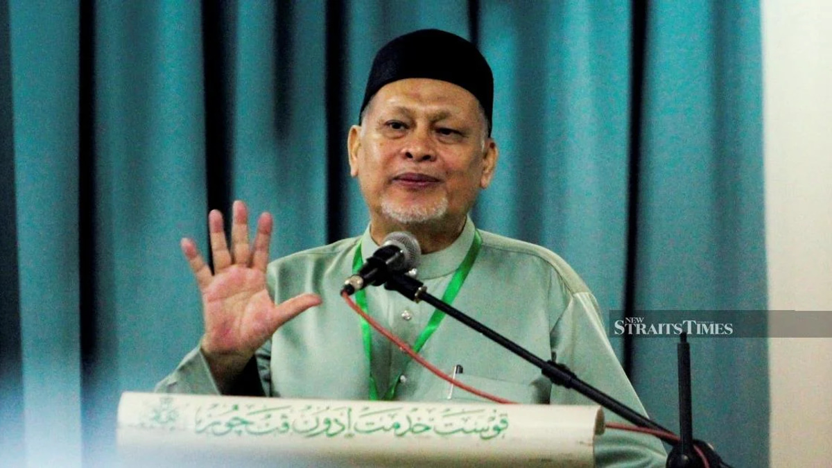 PAS Criticises Muhyiddin's Decision to Deploy Perikatan Nasional Logo in Johor and Negri Sembilan Elections