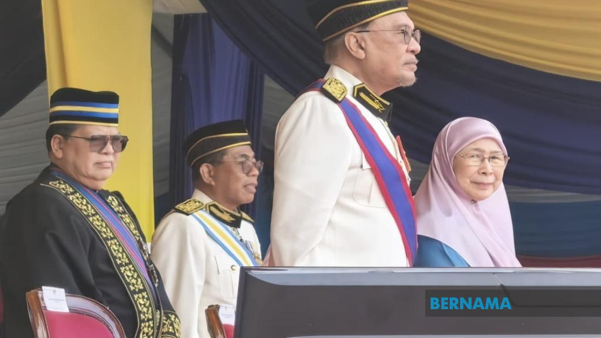 PM Anwar Calls on Malaysians to Honour Sacrifices of Security Forces