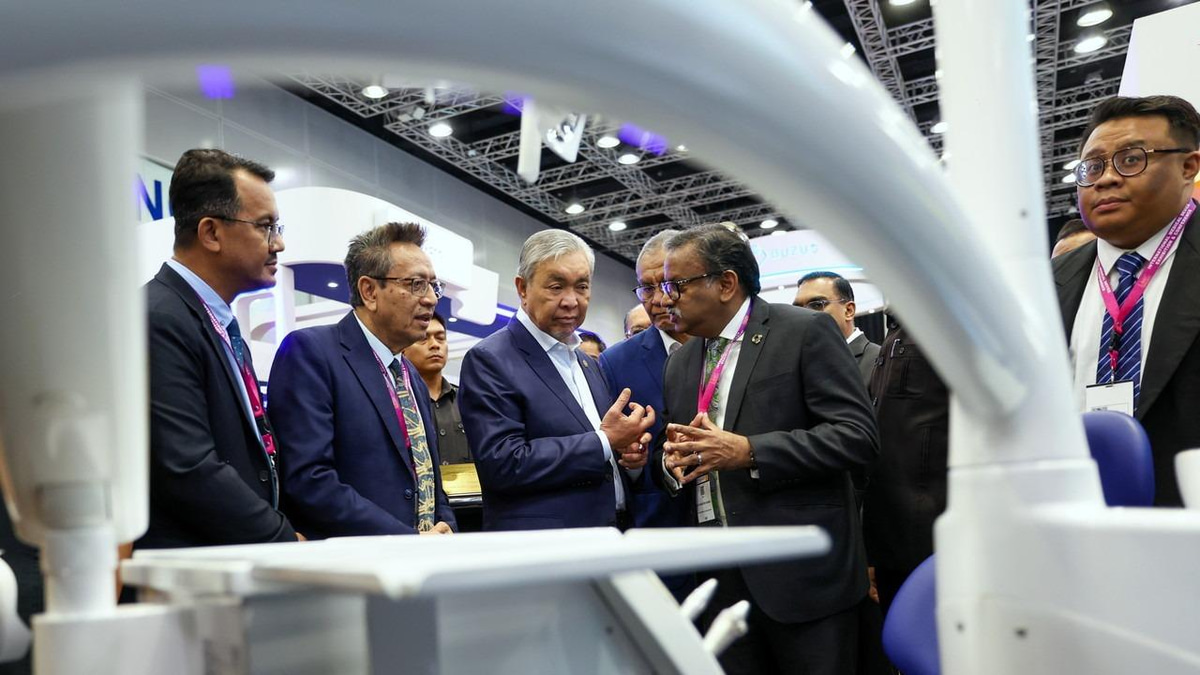 Malaysia Targets RM50 Billion Medical Device Exports by 2030, Focuses on High-Skill Jobs