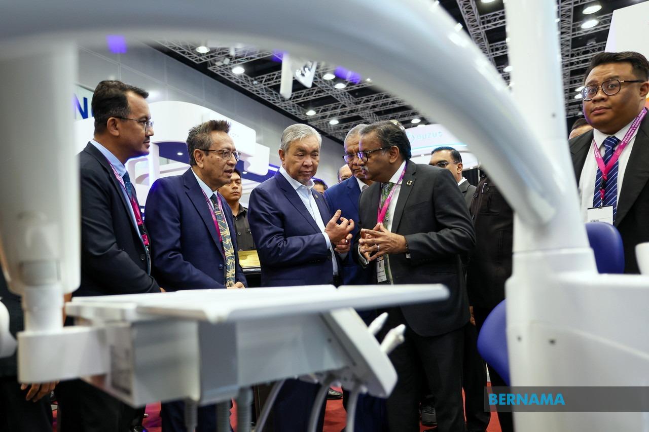 Malaysia Targets RM50 Billion Medical Device Exports by 2030, Focuses on High-Skill Jobs