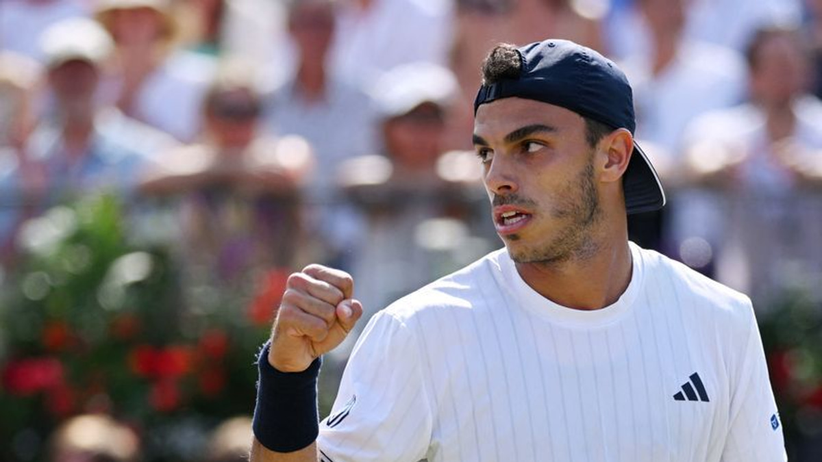 Cerundolo Claims Queen's Crown in Epic Grass-Court Showdown with Paul