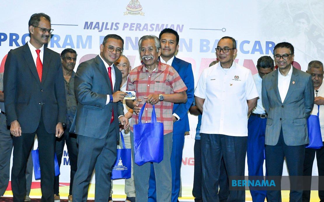 Selangor Distributes Shopping Vouchers to Nearly 8,400 Non-Pensioned Military and Police Veterans