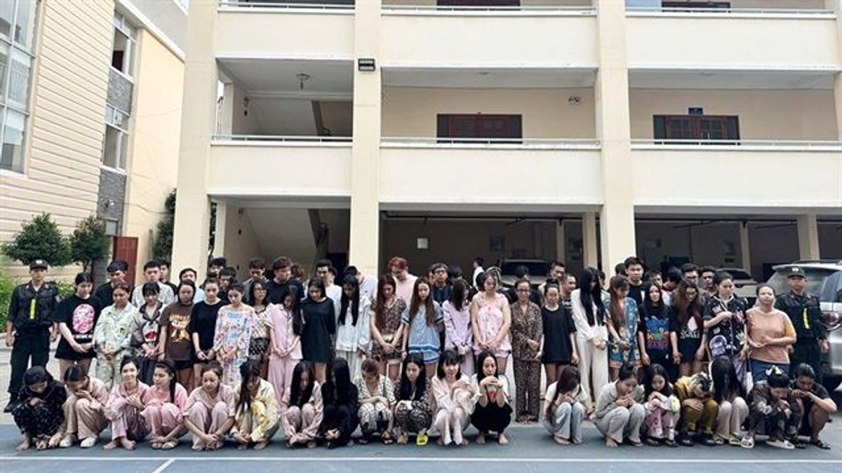 Vietnam Police Dismantle Major Drug-Laced E-Cigarette Ring, Arrest 65 Including Malaysians and Singaporeans