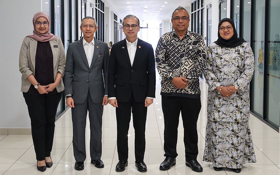 Fahmi Welcomes New Leadership at Information Department