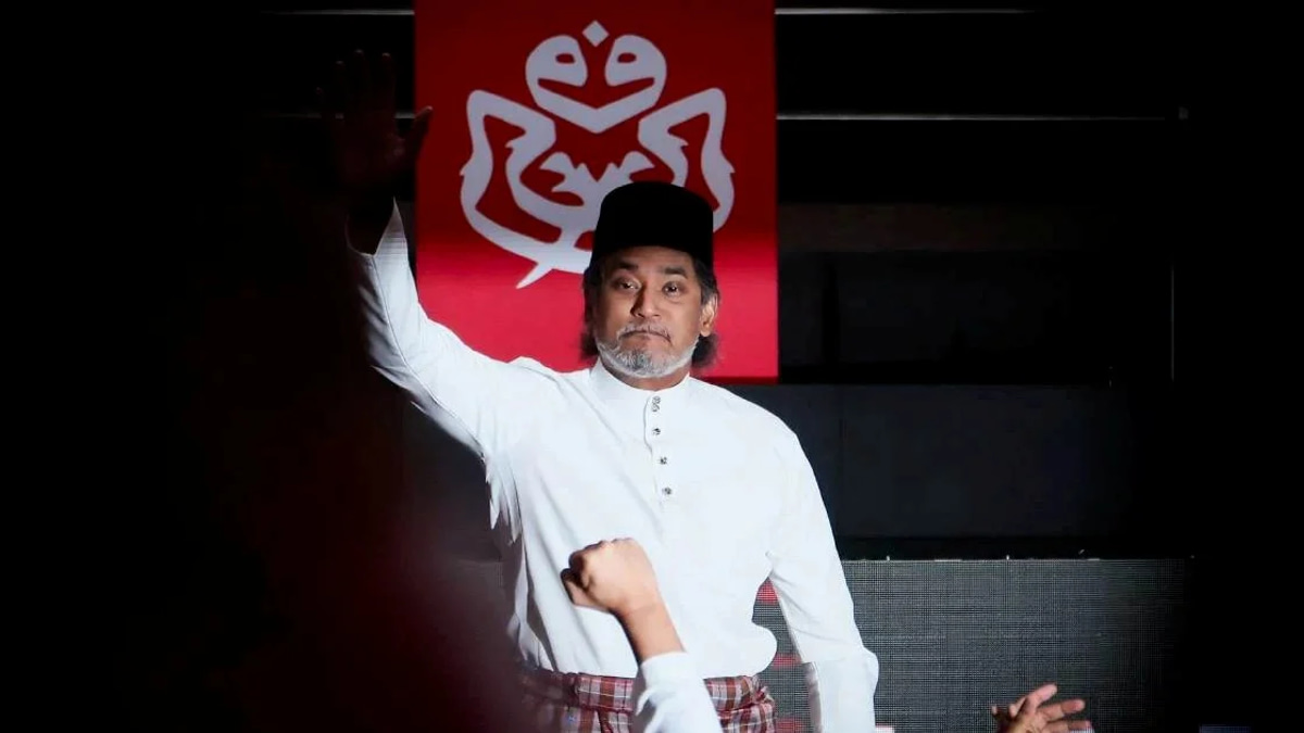 Khairy Jamaluddin Defers Negri Sembilan Election Candidacy to Umno Leadership