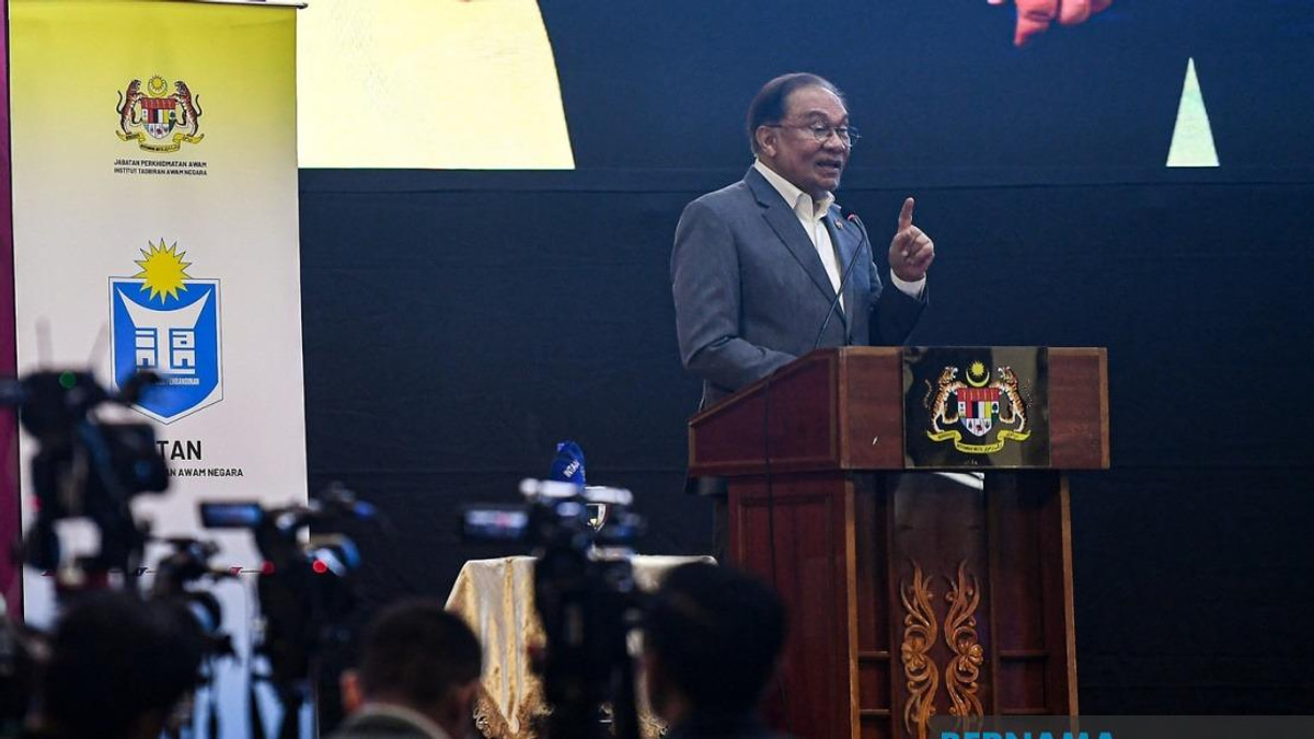 Malaysians Must Shed Colonial Thinking, PM Anwar Says