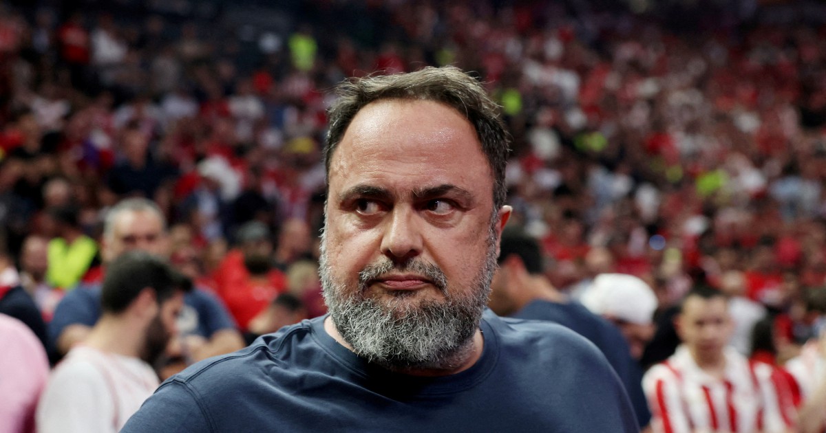 Forest Owner Marinakis Pursues Legal Action Against Crystal Palace Over Fan Banner