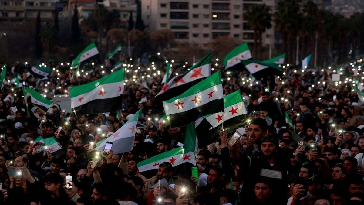 Israeli Artillery Strikes Southern Syria as Tensions Persist Following Assad's Fall