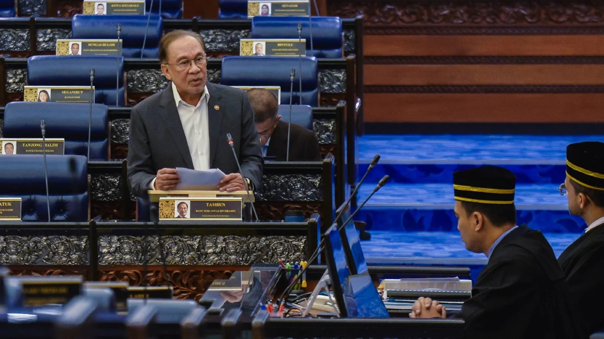 Anwar Denies Halting Johor Felda Settlers' Day Event